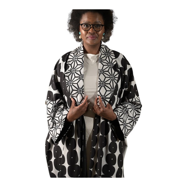 ABSTRACT ART KIMONO || black &white loop